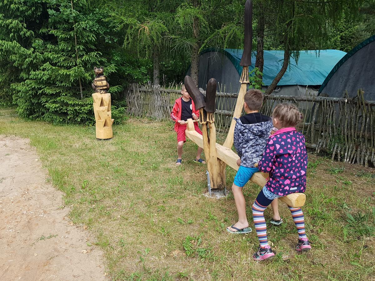 Bed and Breakfast Silaine Recreation & Leisure Ошкіне Екстер'єр фото